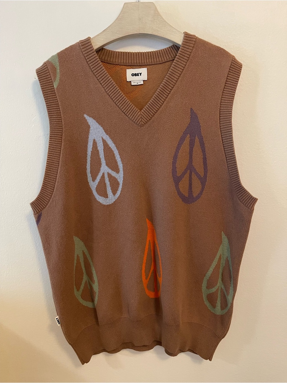 Obey Sweater Vest Peaced Men’s Medium Brown Peace Signs Pullover